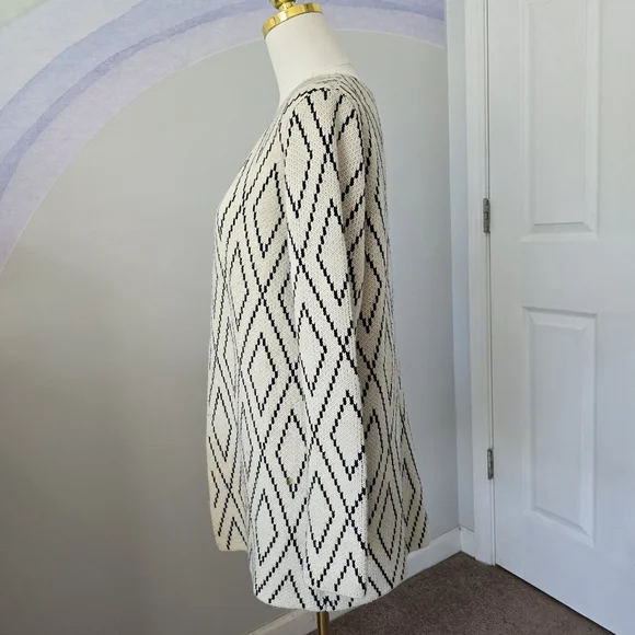 Oliver by Escio Anthropologie | Small | Creme & Black Diamond Cardigan - Picture 6 of 8